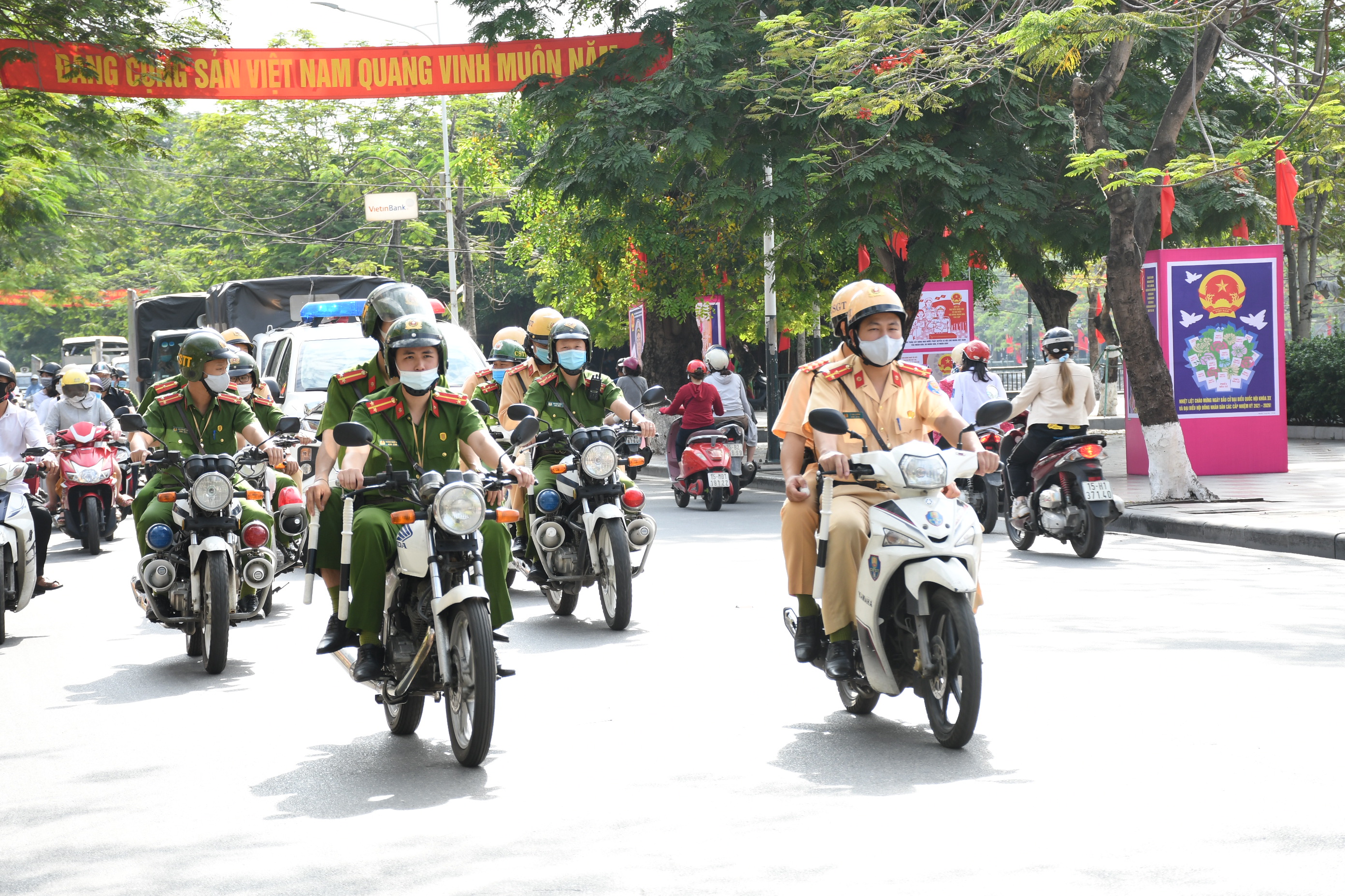 Bảo vệ tuyệt đối an toàn 4 ngày nghỉ lễ, phục vụ bầu cử và quyết liệt phòng, chống dịch
